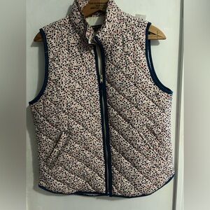 J Crew Mercantile size M, floral vest. Nice detail trim. Transition piece